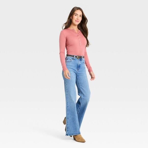 Universal Thread - Women's Highest-Rise 70's Flare Jeans - Universal Light Wash - Picture 3 of 4